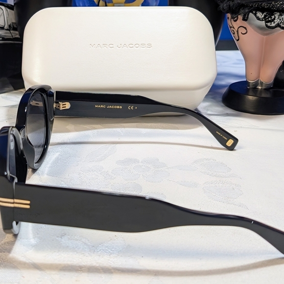Marc Jacobs Black Sunglasses NEW! main image 4